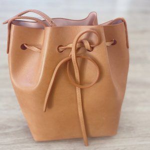 MANSUR GAVRIEL MINI BUCKET BAG, CAMMELLO/ROSA